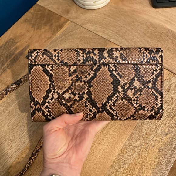 NWOT Express Snake Skin Envelope Clutch with Detachable Crossbody Strap - Picture 4 of 5